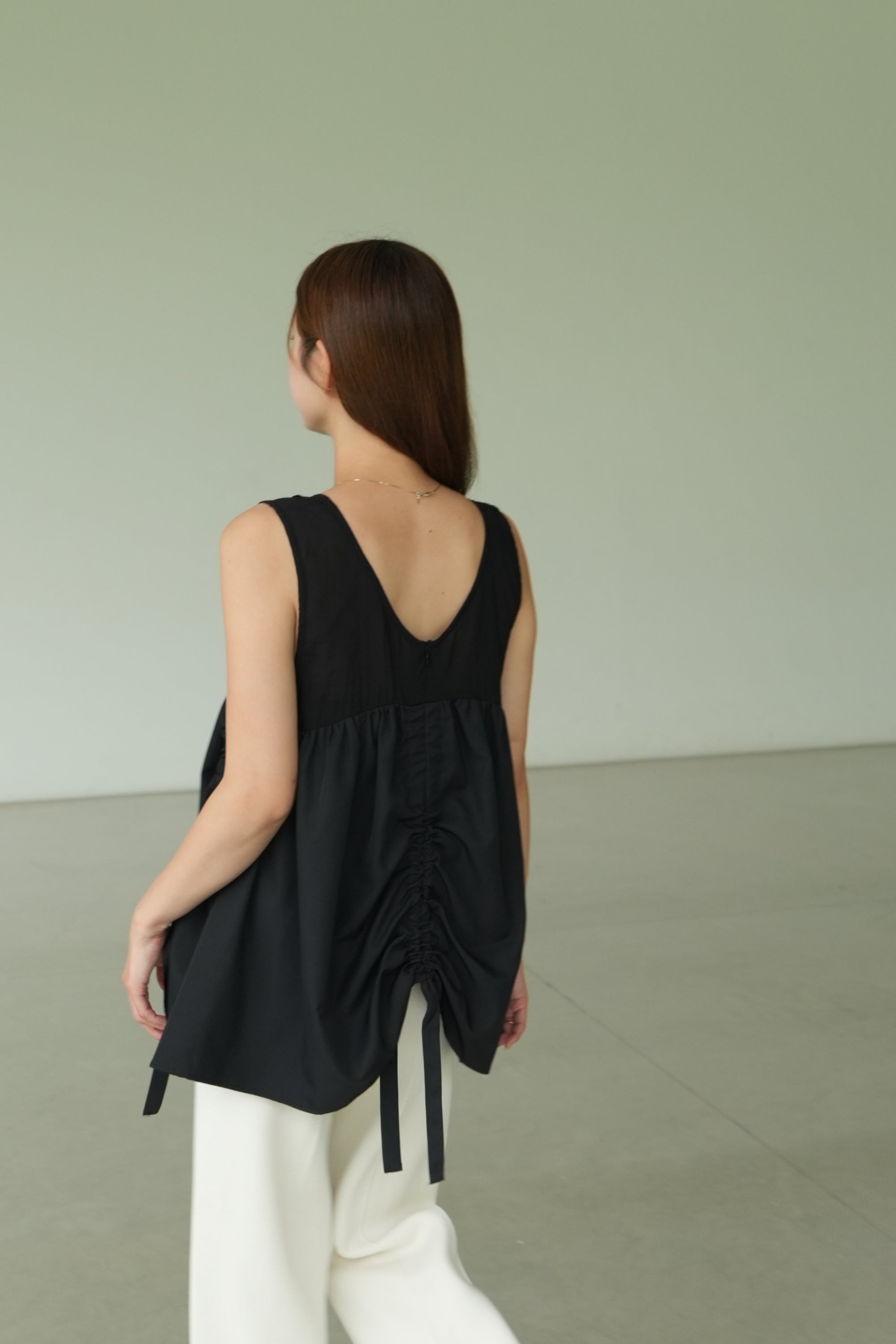 SCULPT GATHER TOPS