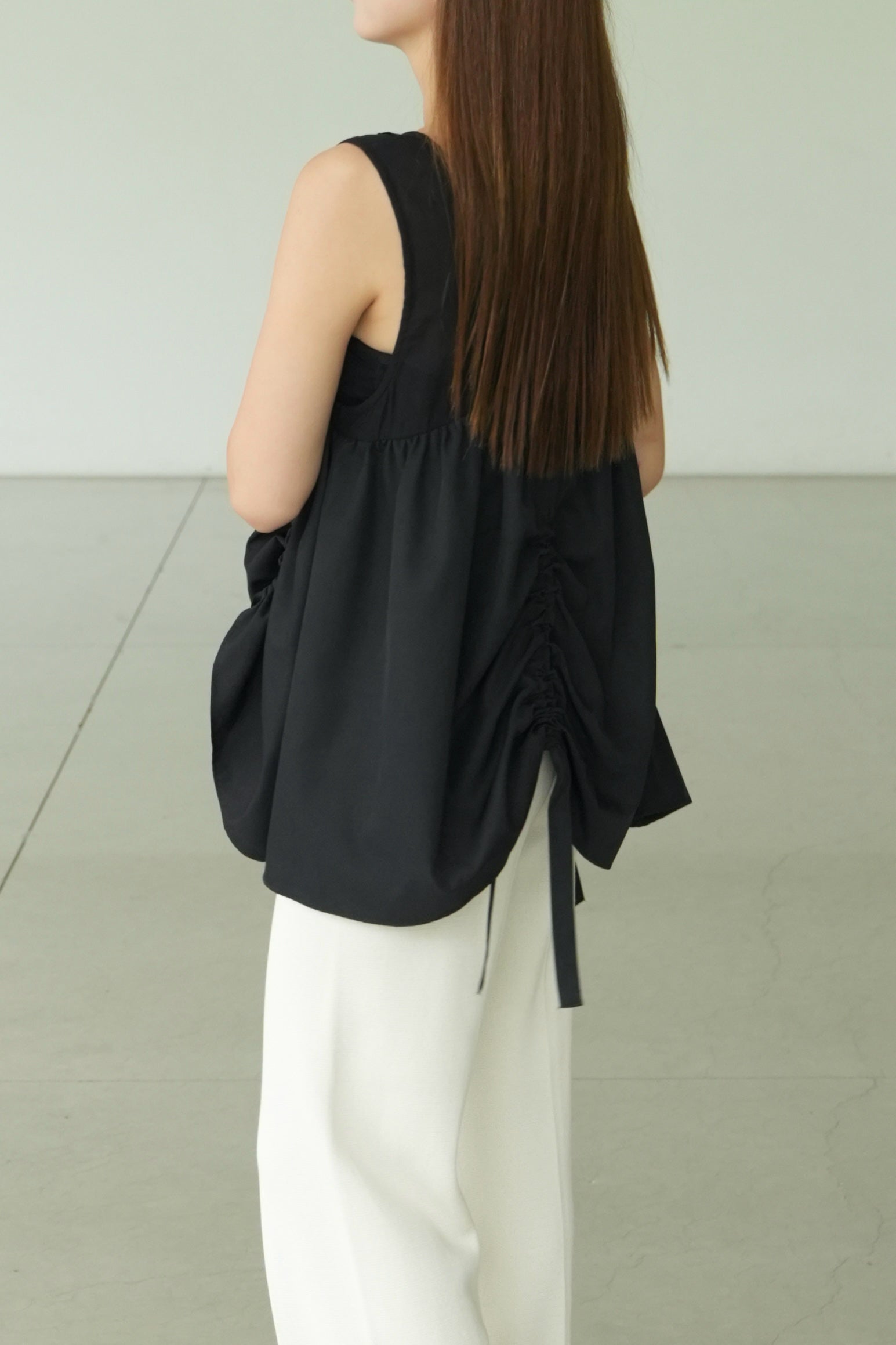 SCULPT GATHER TOPS