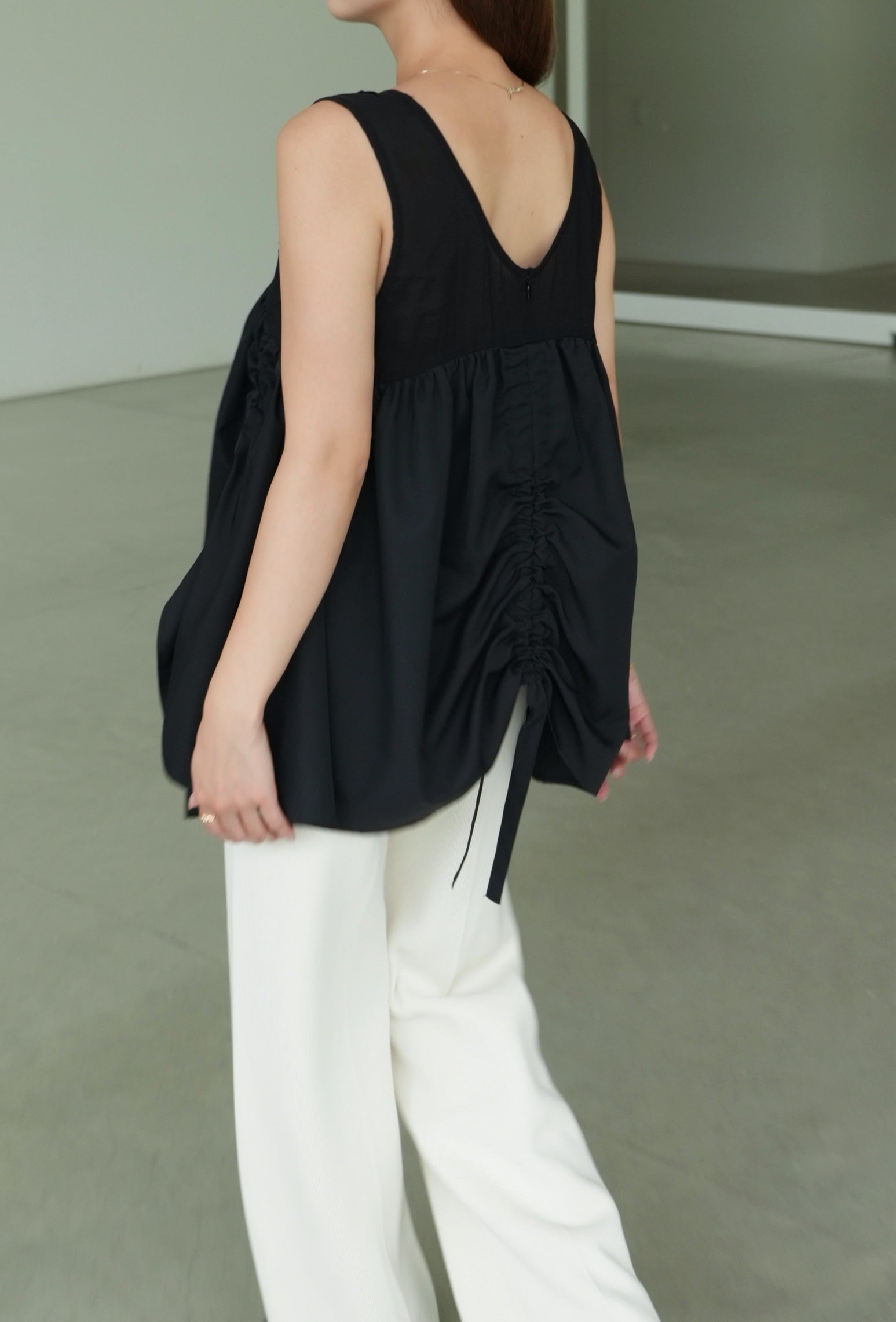 SCULPT GATHER TOPS