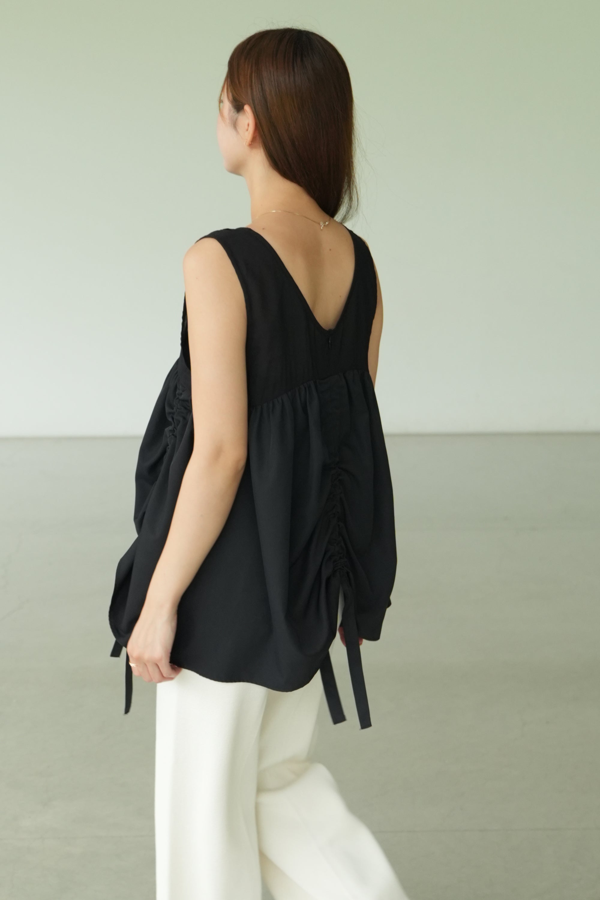 SCULPT GATHER TOPS