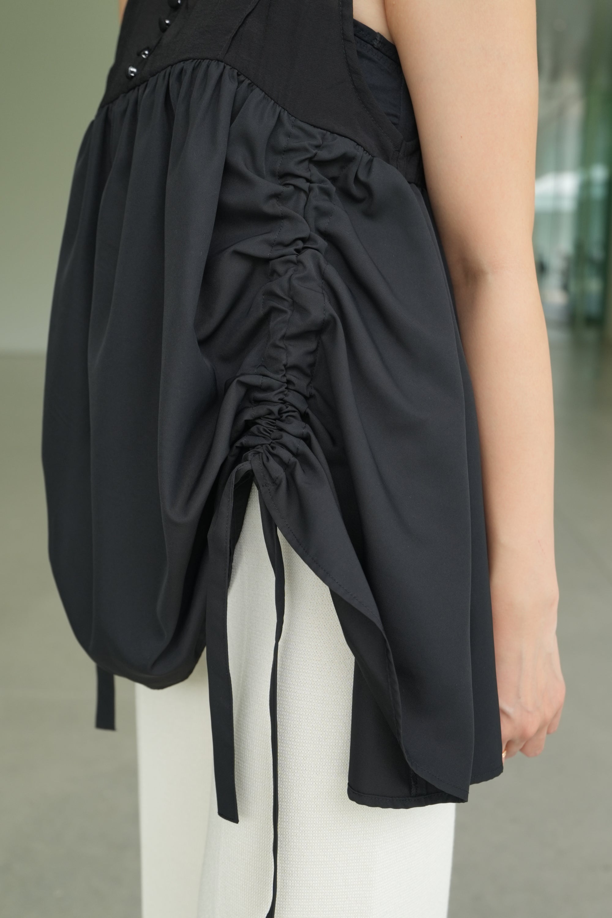 SCULPT GATHER TOPS