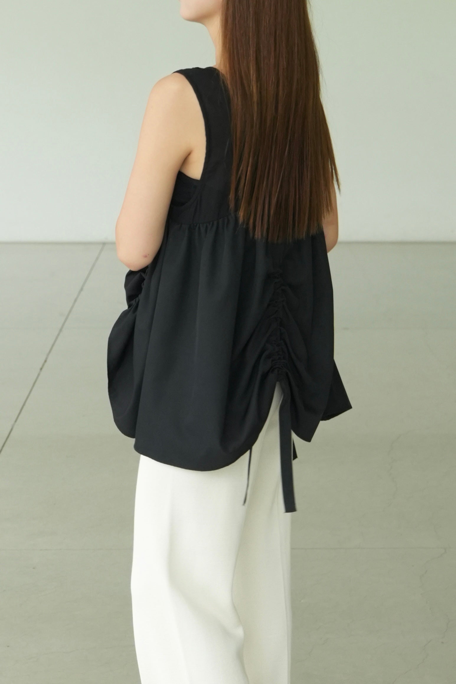 SCULPT GATHER TOPS