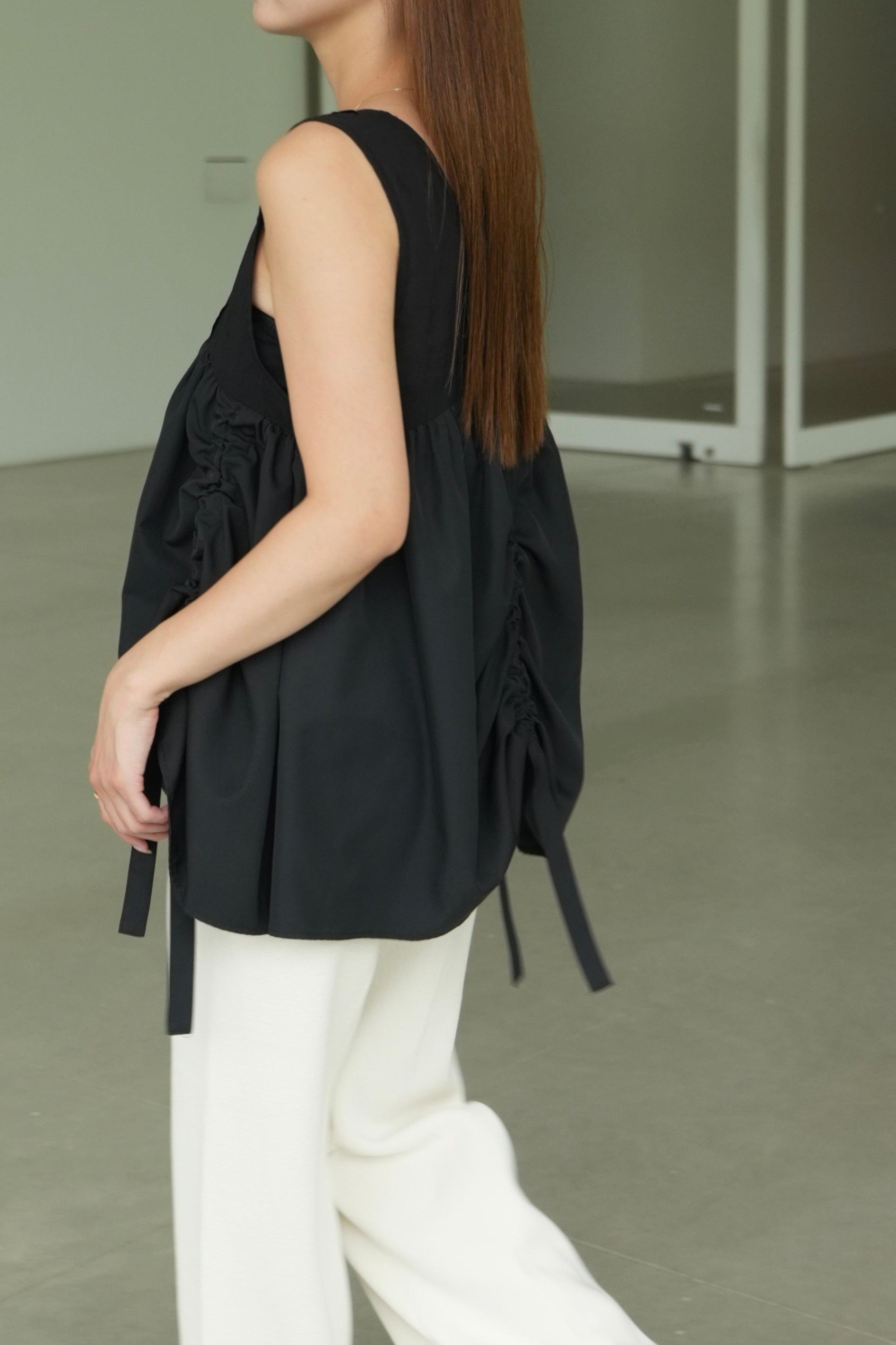 SCULPT GATHER TOPS