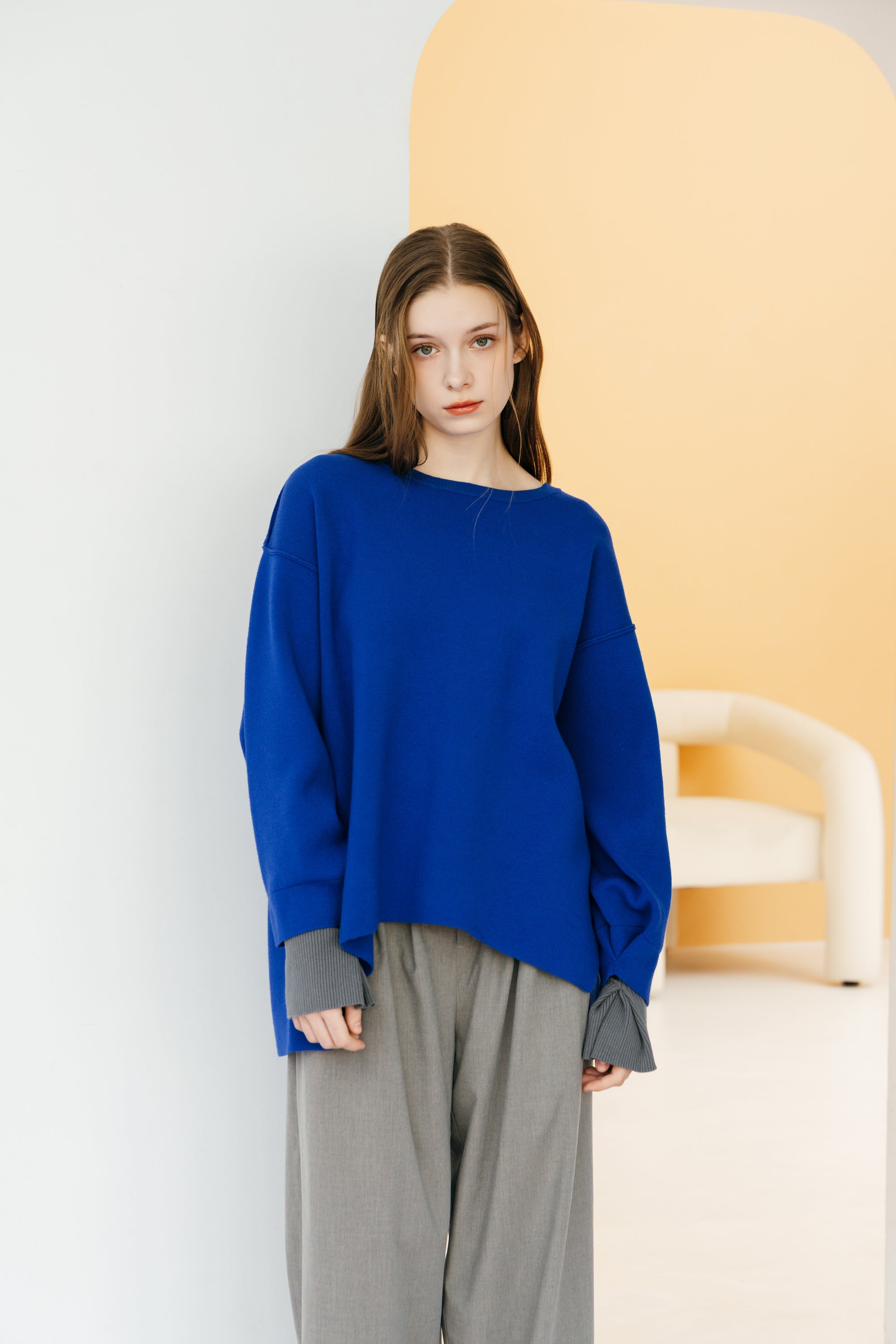 TWO-TONE LAYERED KNIT TOP