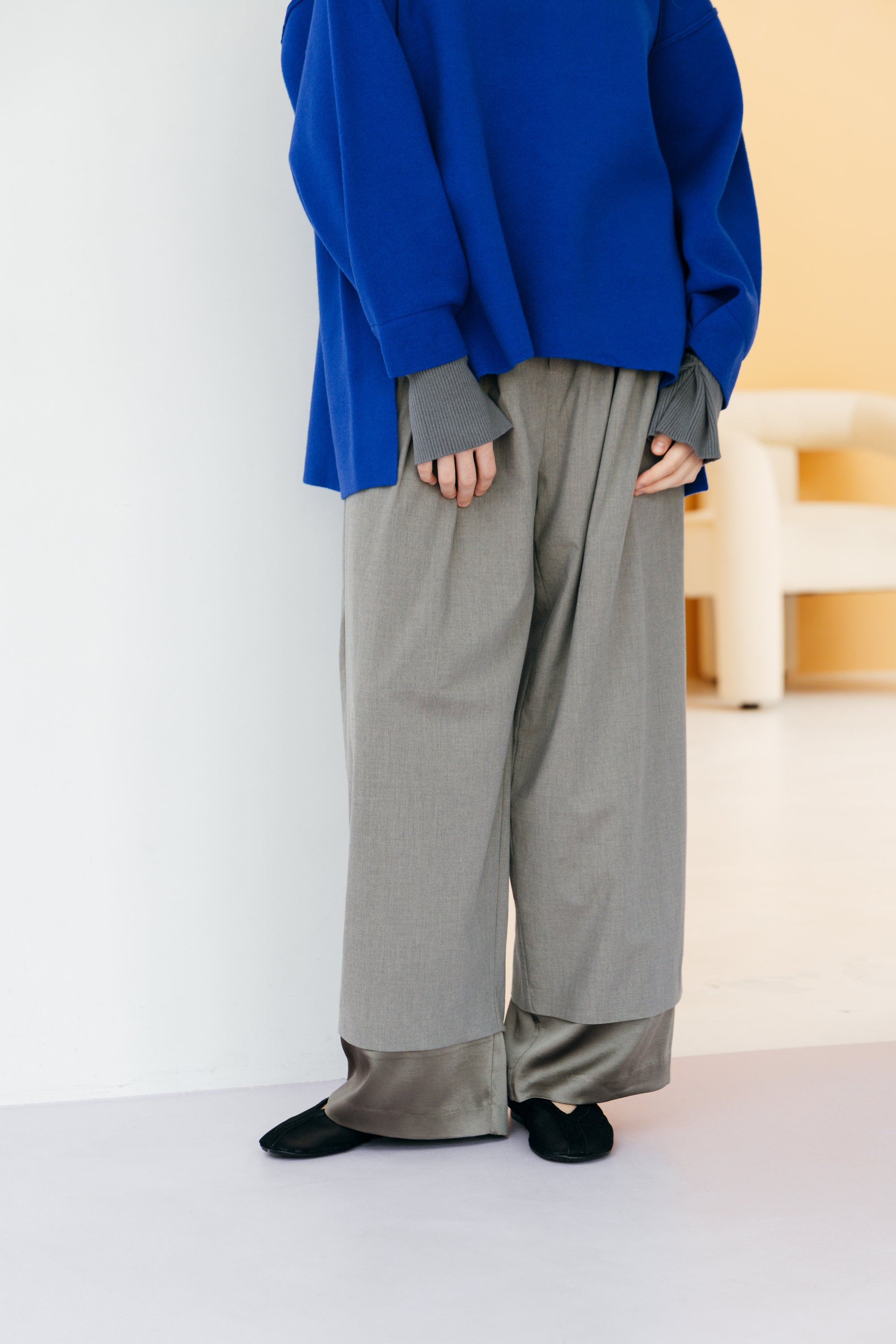 TUCK LAYERED BOTTOMS【11月下旬発売予定】