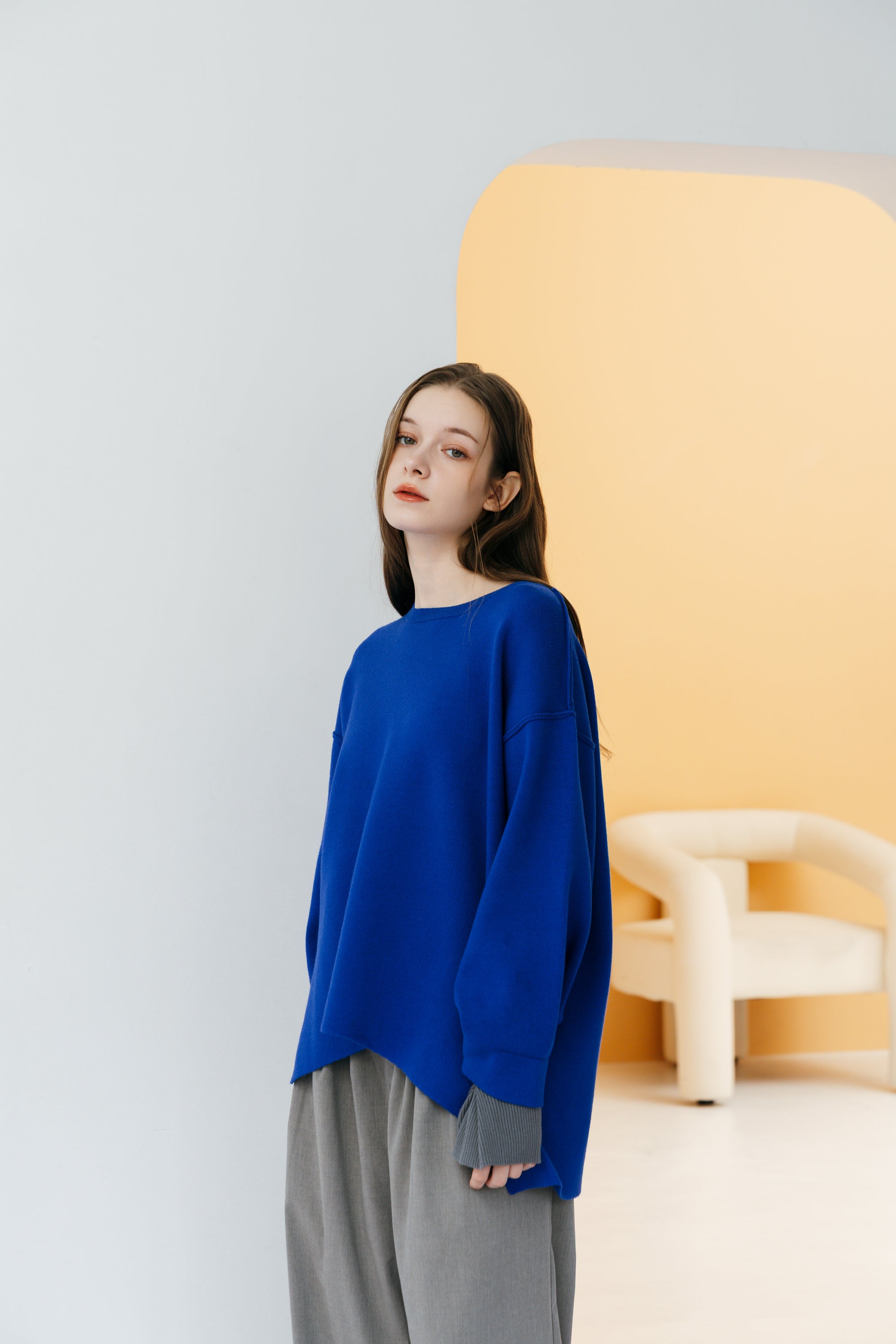 TWO-TONE LAYERED KNIT TOP