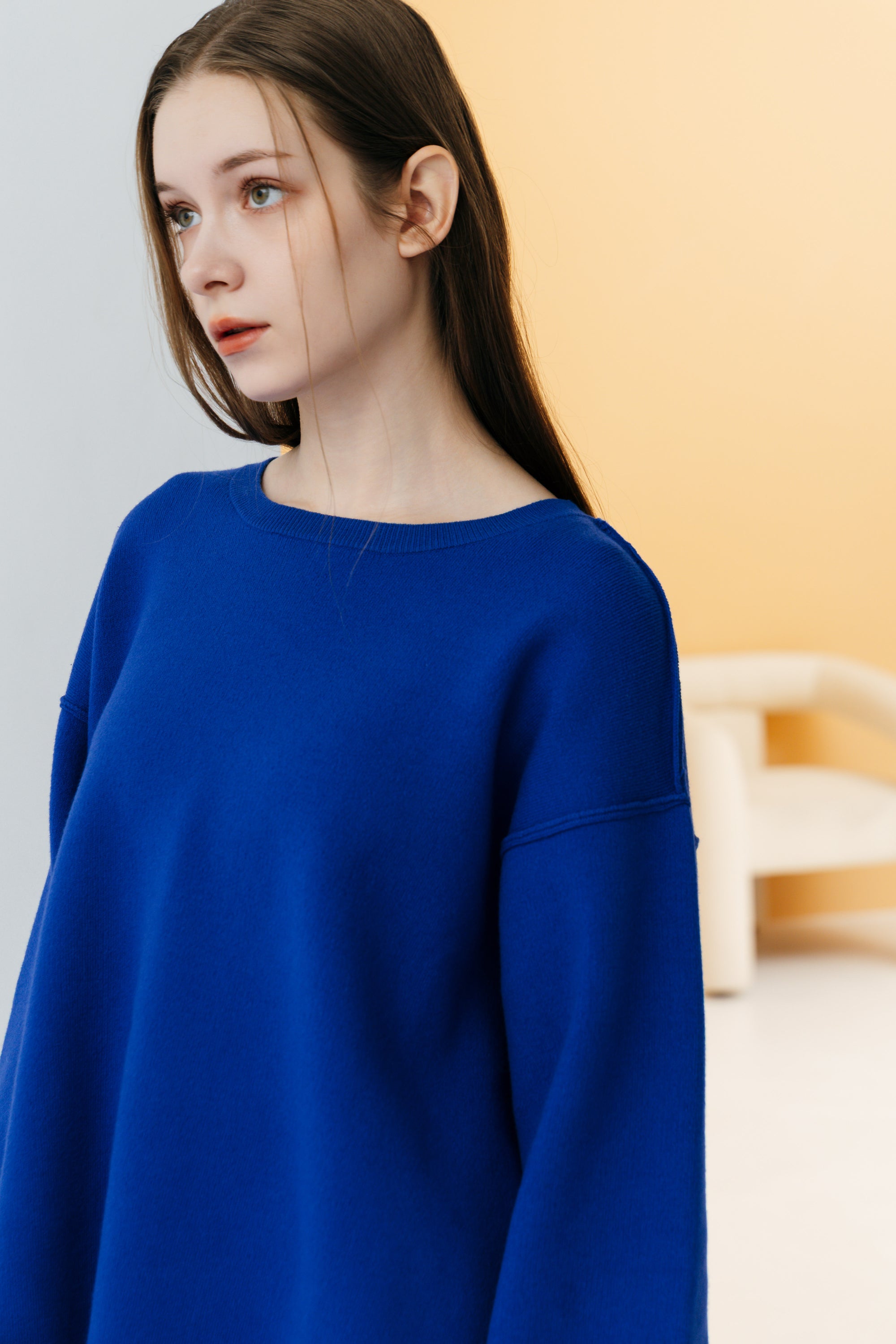 TWO-TONE LAYERED KNIT TOP