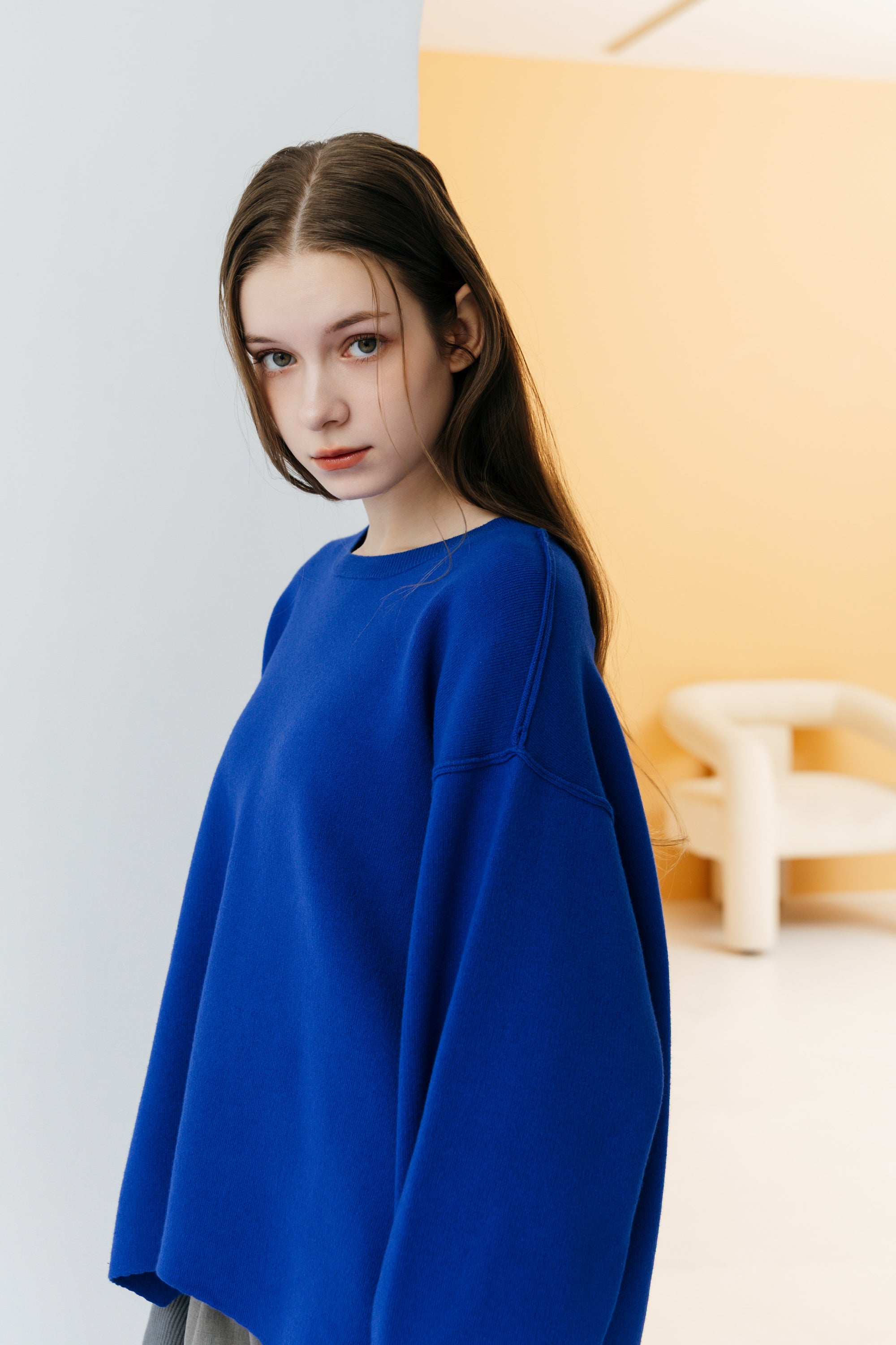 TWO-TONE LAYERED KNIT TOP