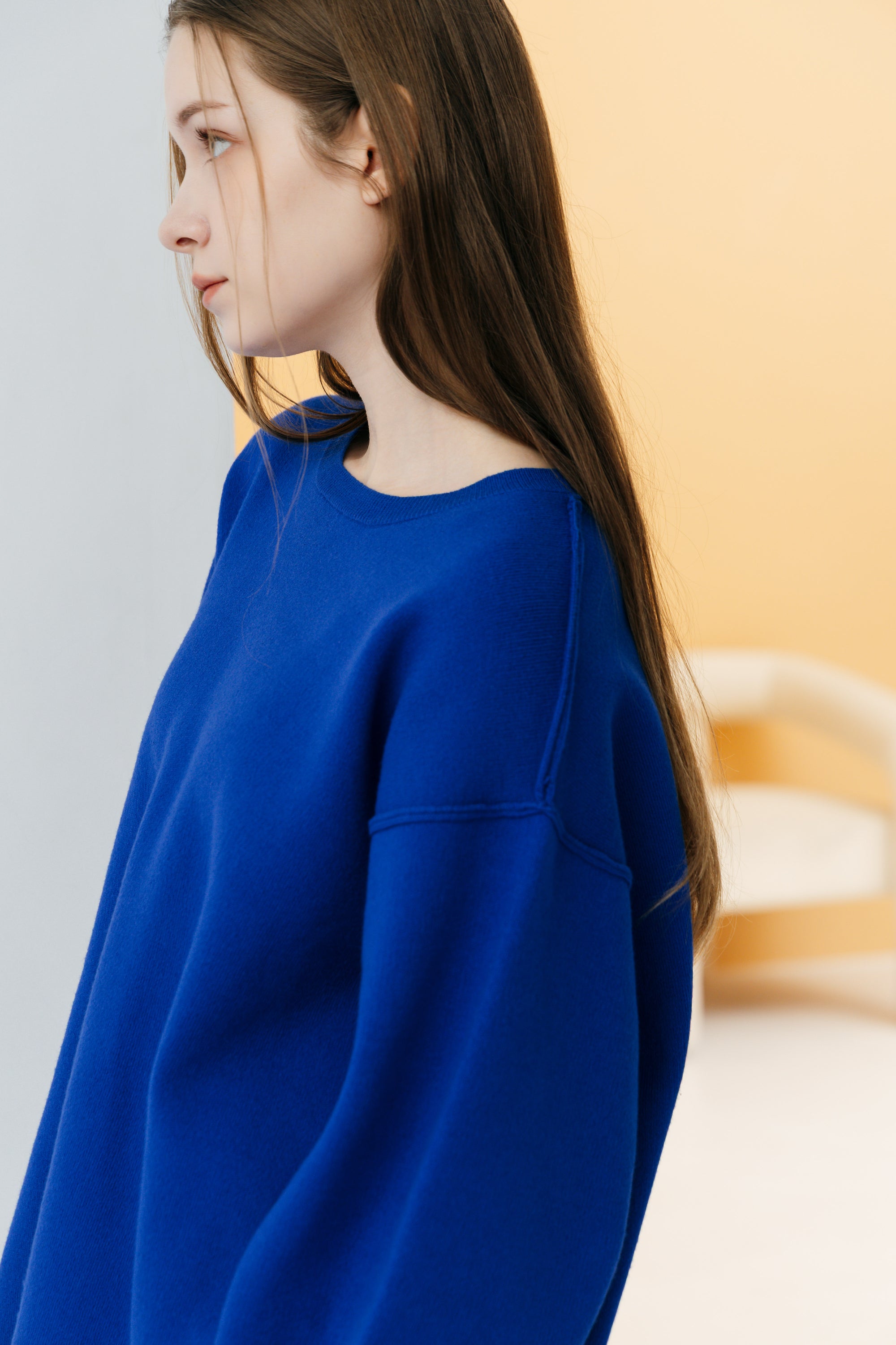 TWO-TONE LAYERED KNIT TOP