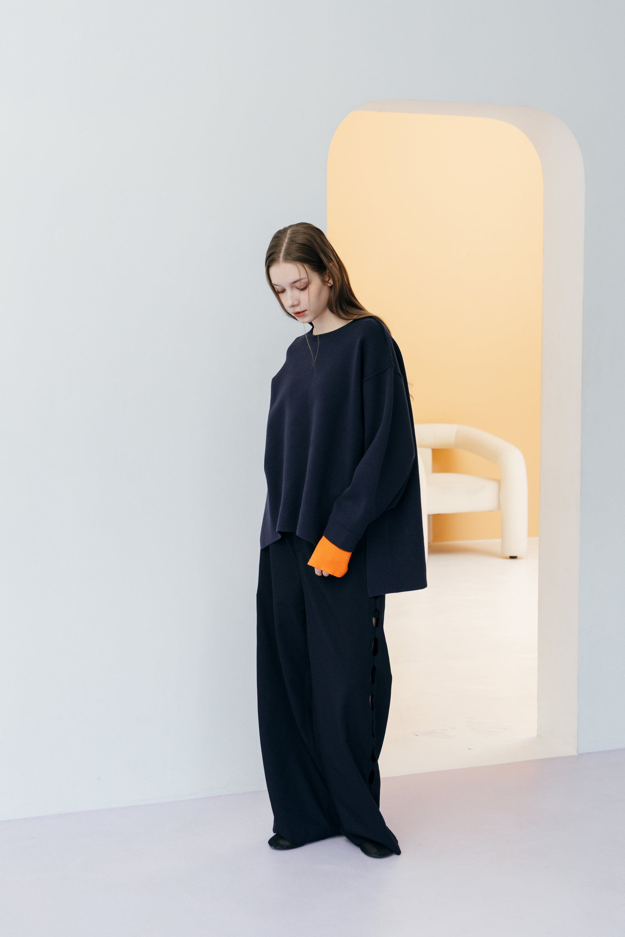 TWO-TONE LAYERED KNIT TOP