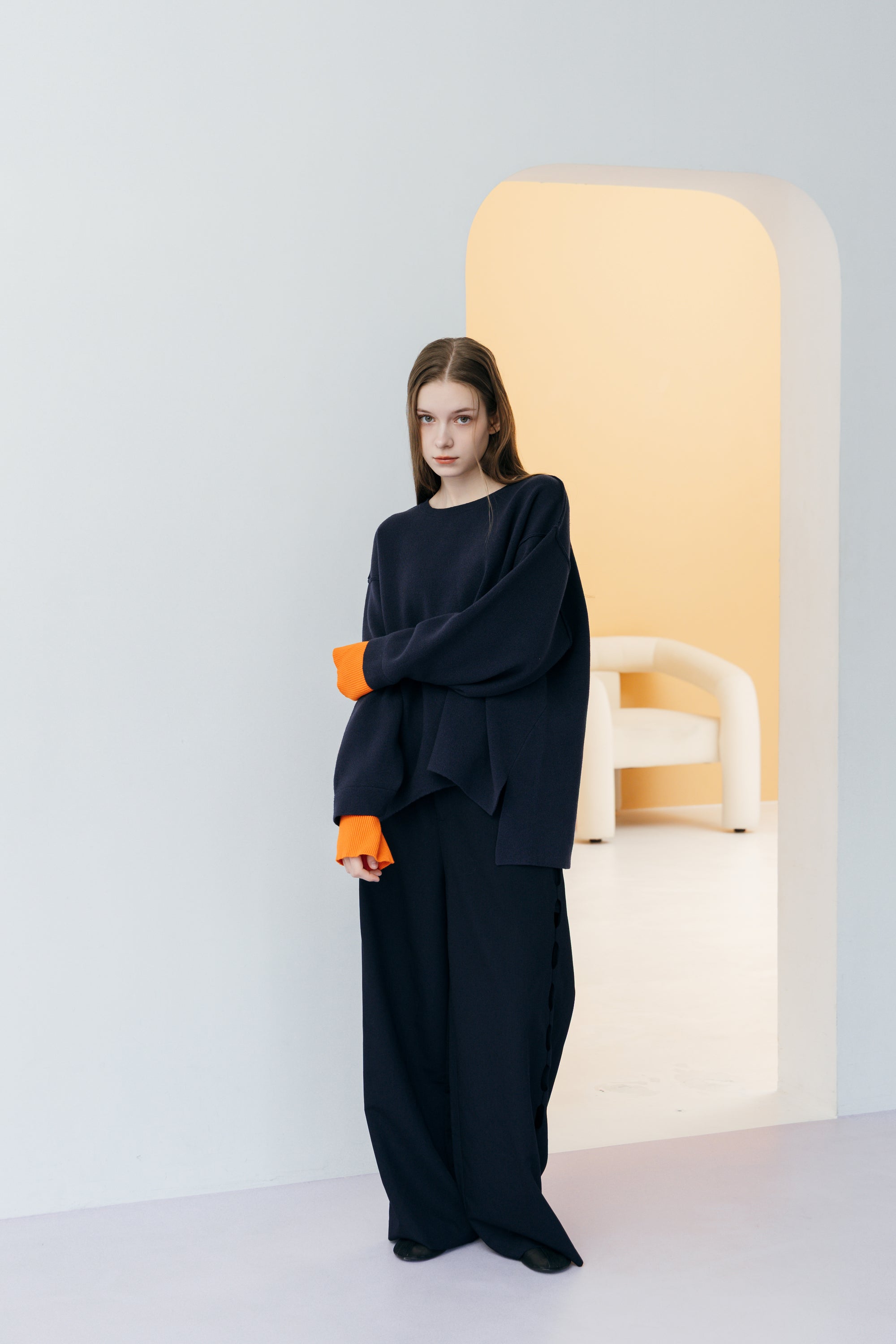 TWO-TONE LAYERED KNIT TOP