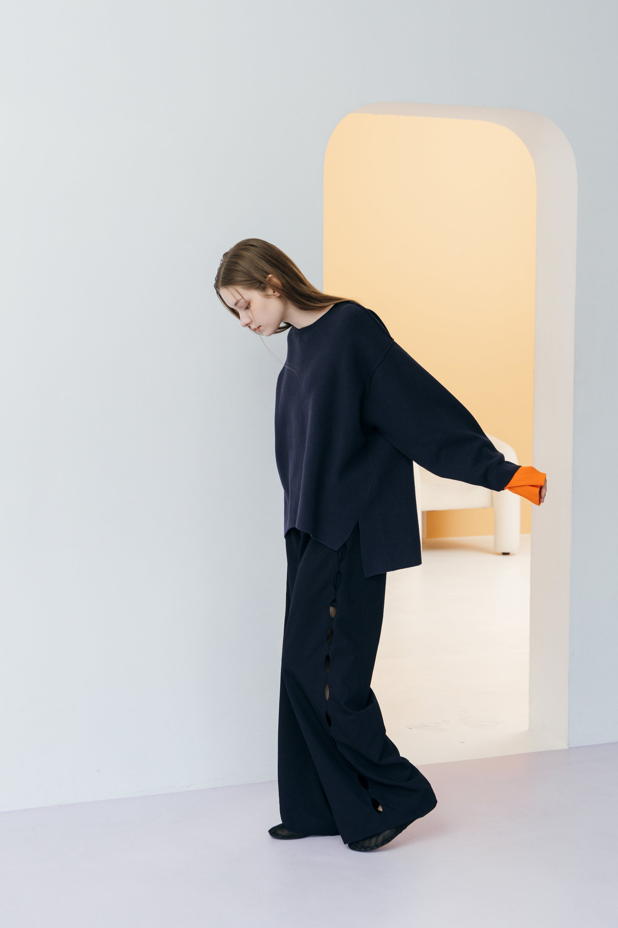 TWO-TONE LAYERED KNIT TOP