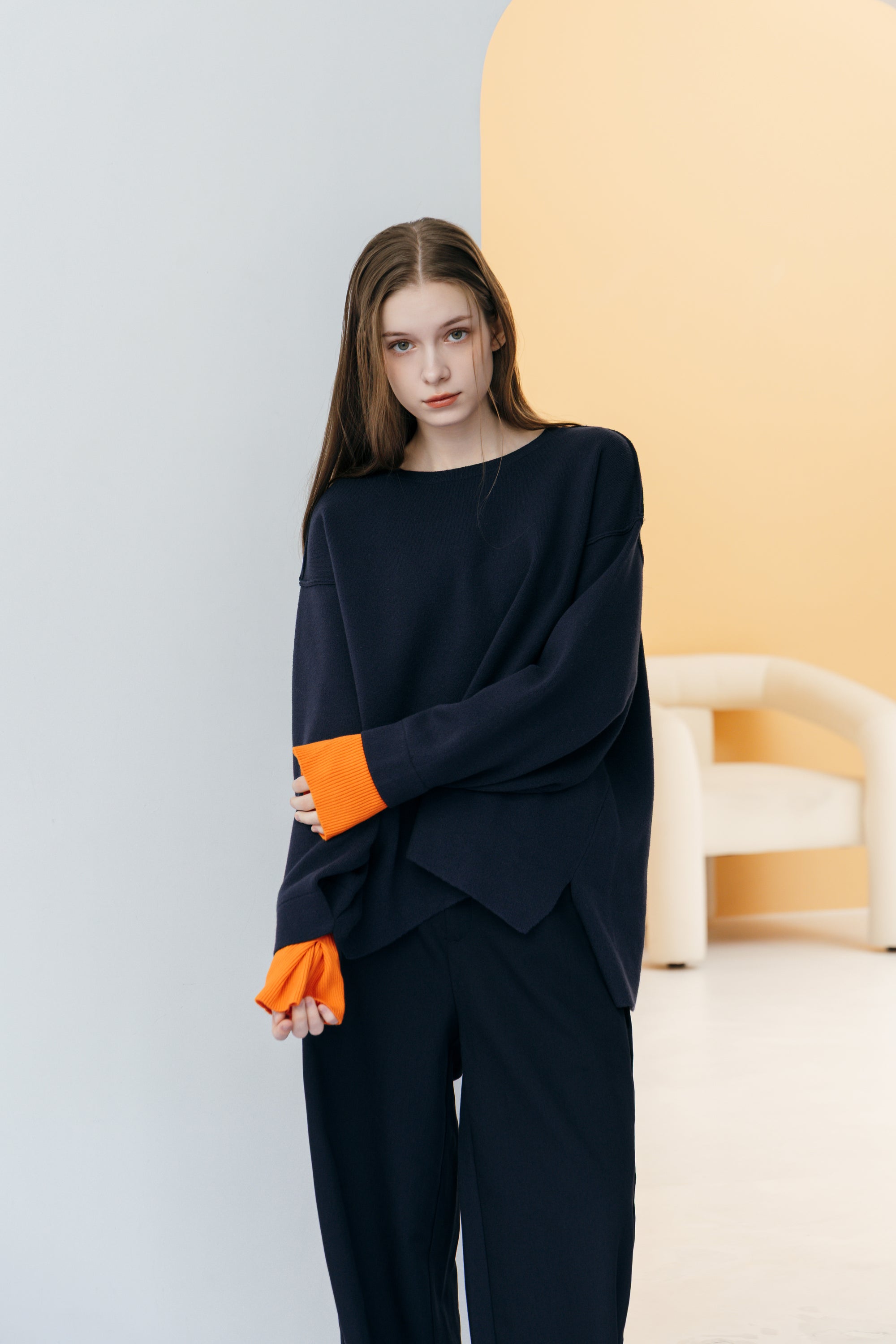 TWO-TONE LAYERED KNIT TOP