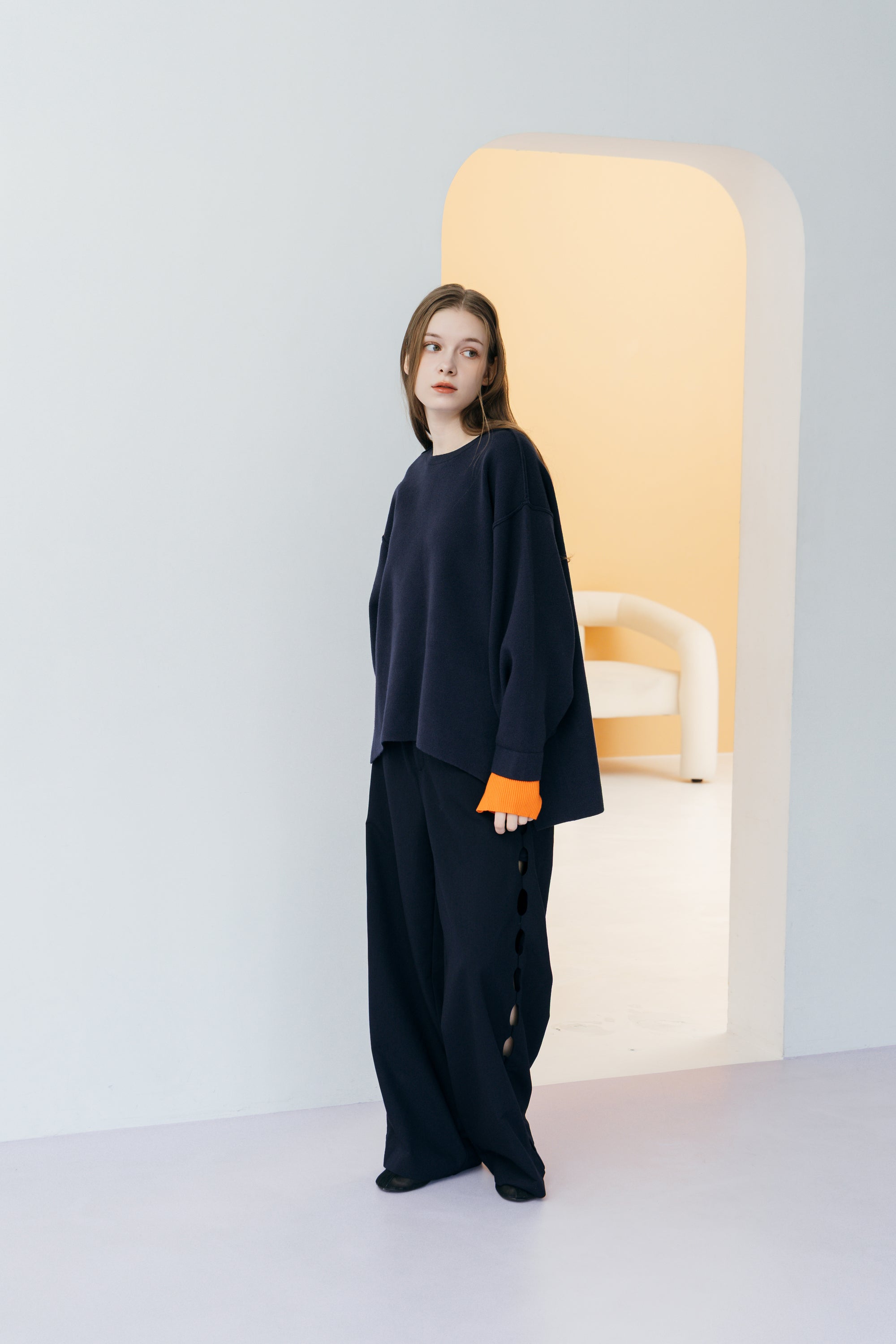 TWO-TONE LAYERED KNIT TOP