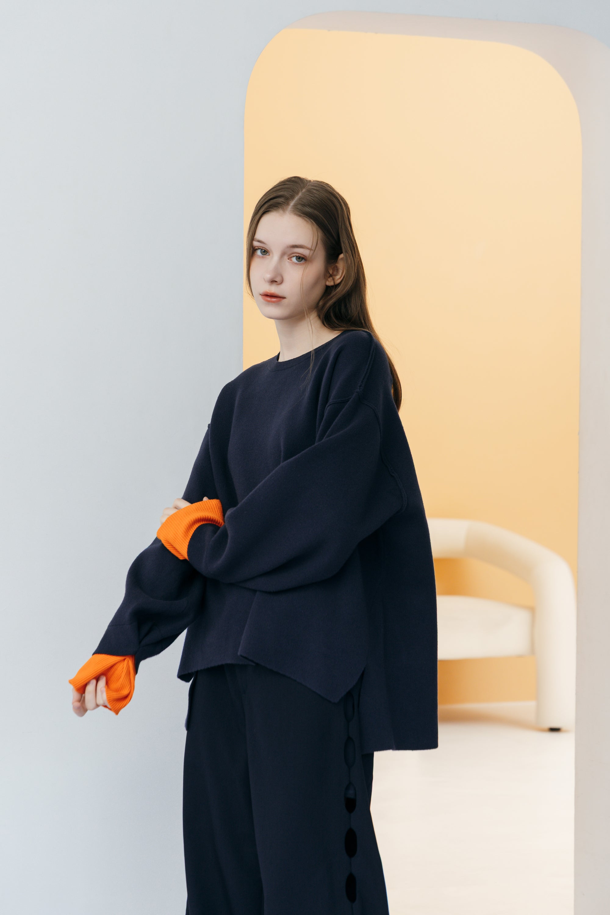 TWO-TONE LAYERED KNIT TOP