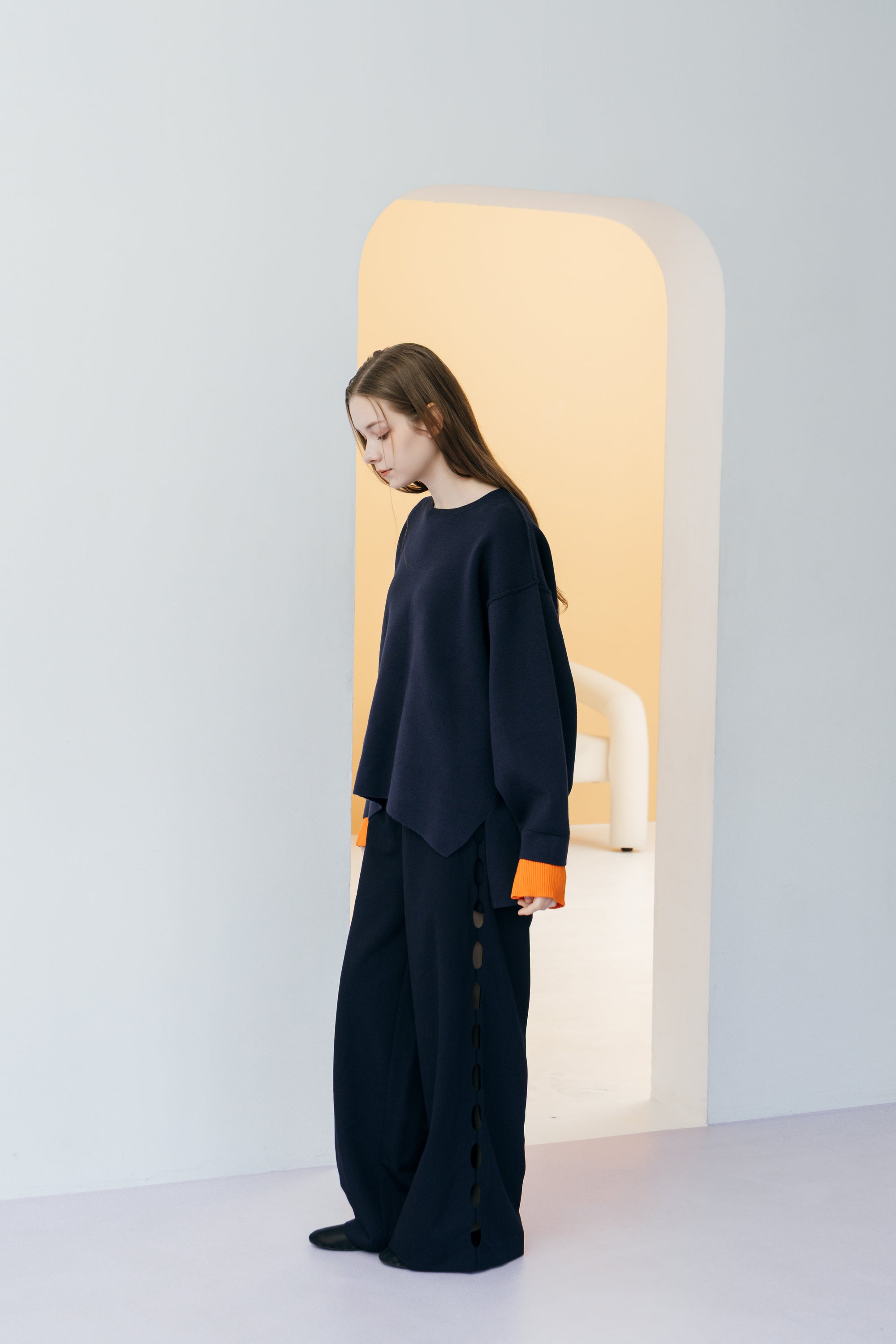 TWO-TONE LAYERED KNIT TOP