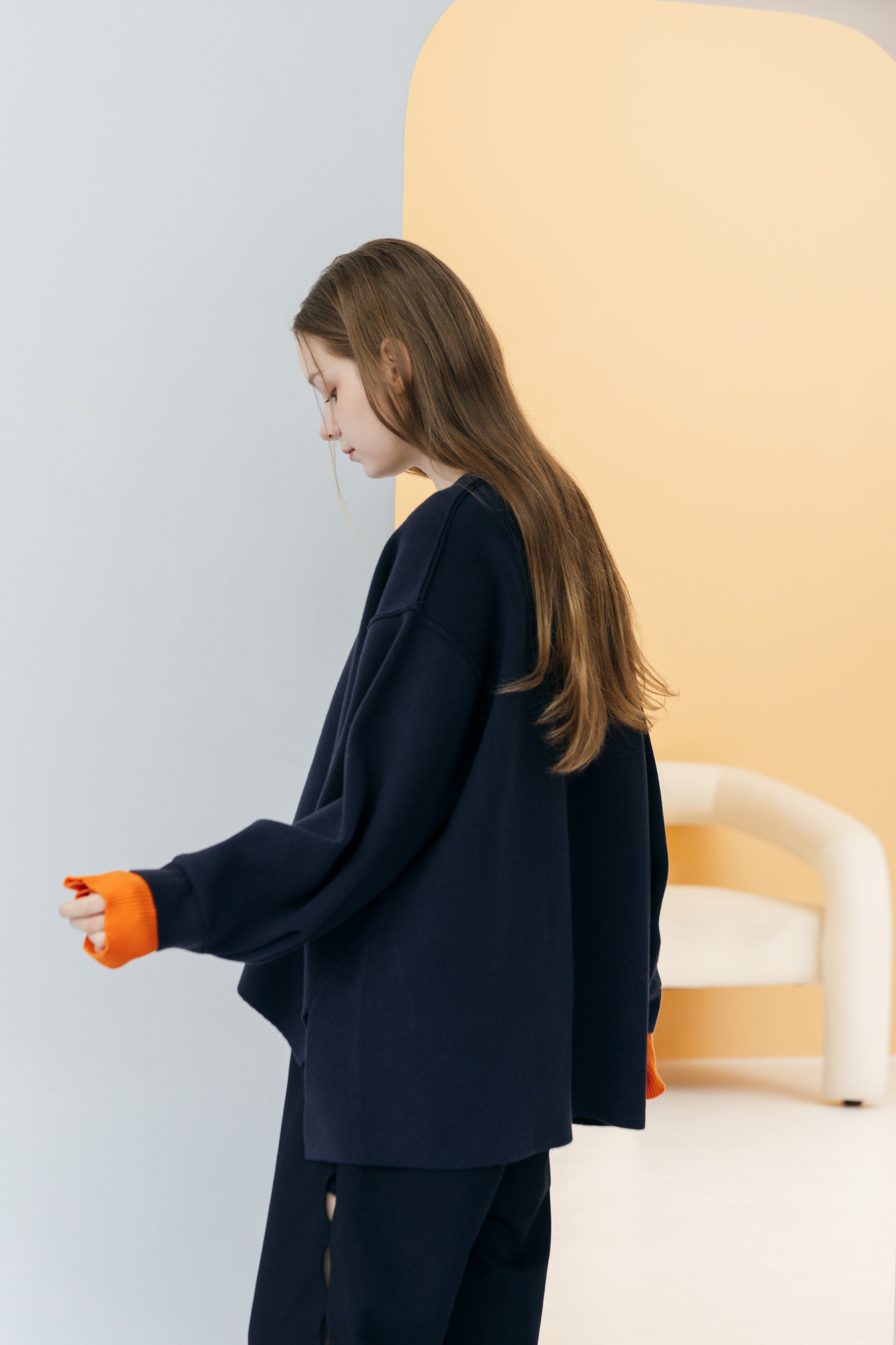 TWO-TONE LAYERED KNIT TOP