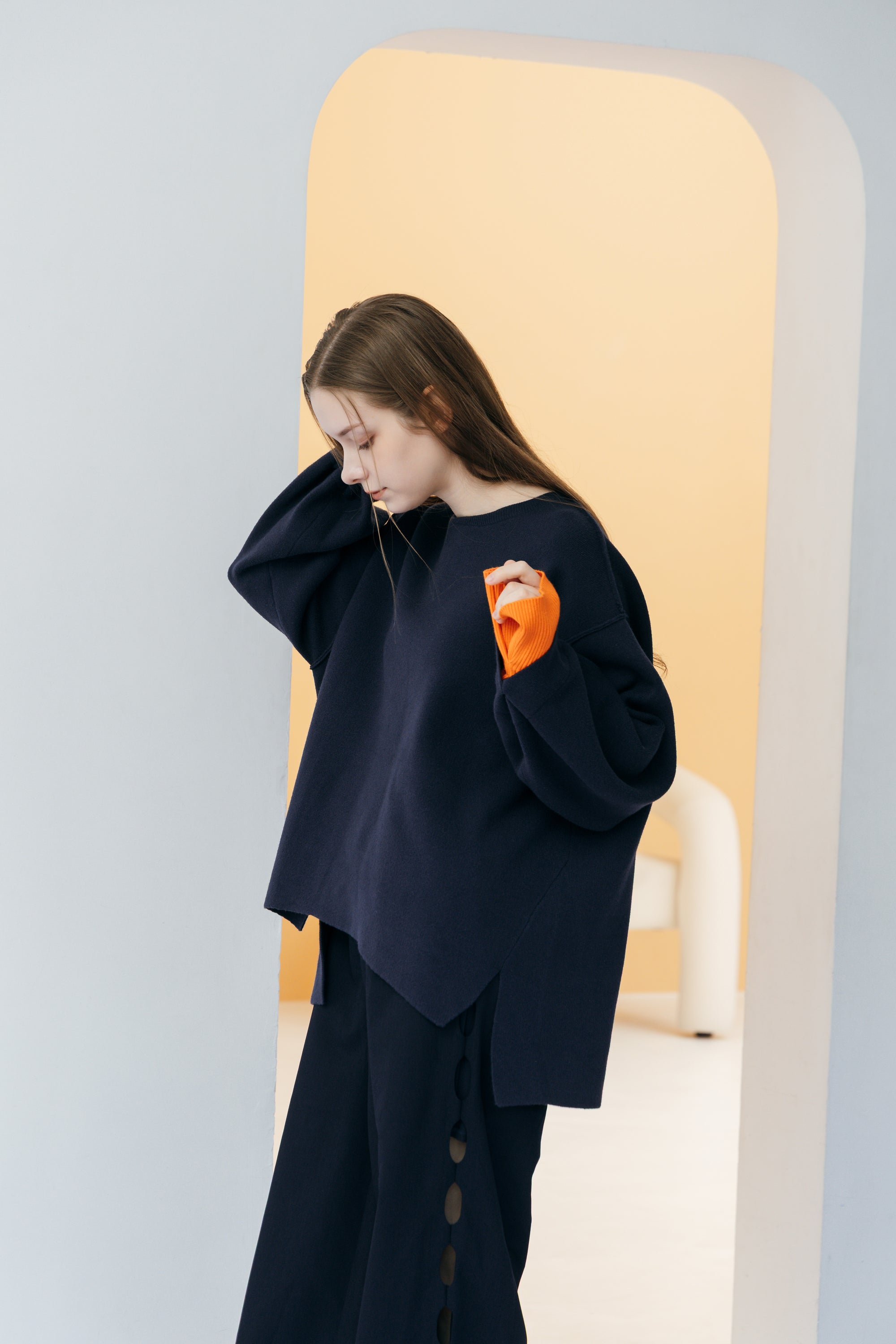 TWO-TONE LAYERED KNIT TOP