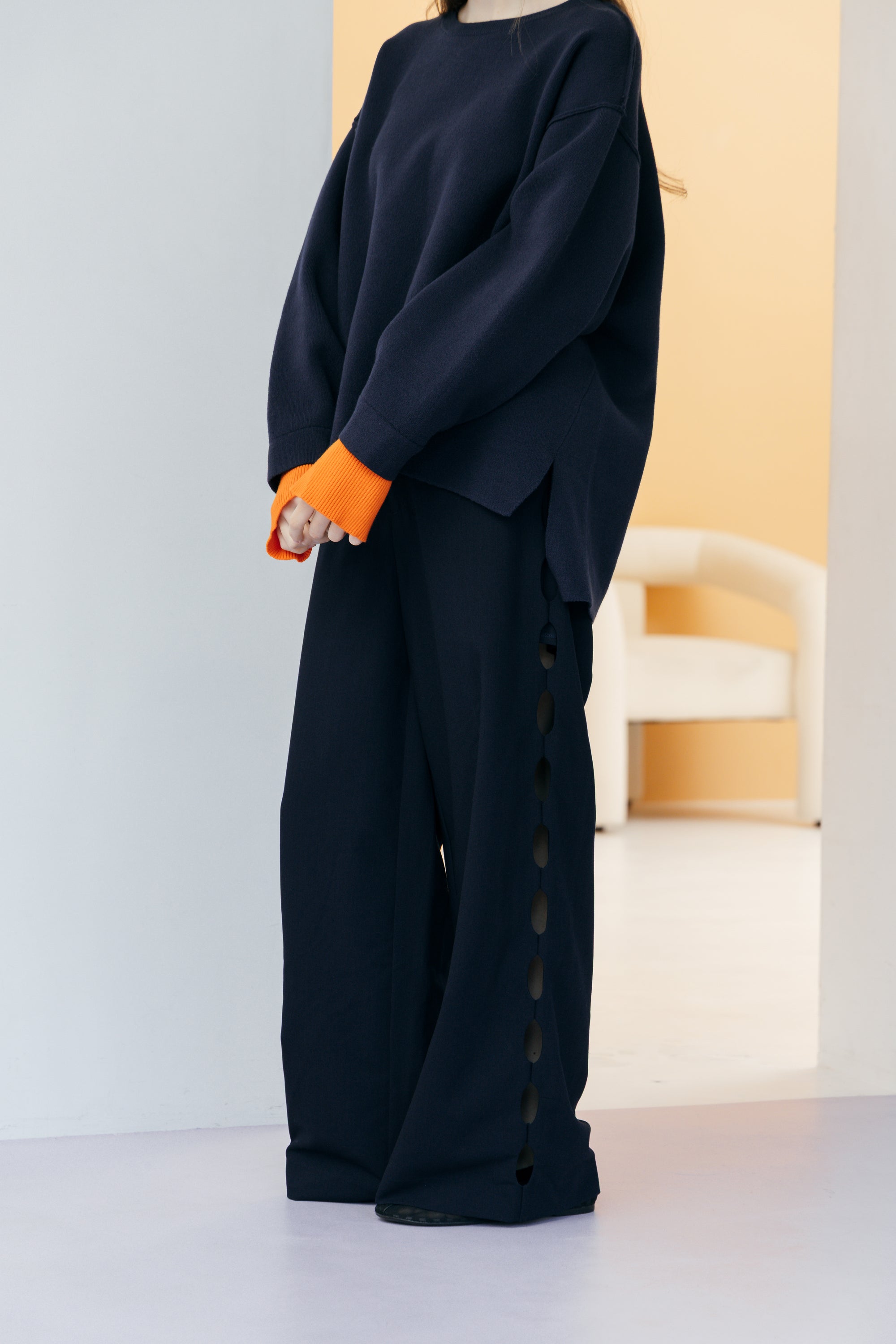 TWO-TONE LAYERED KNIT TOP