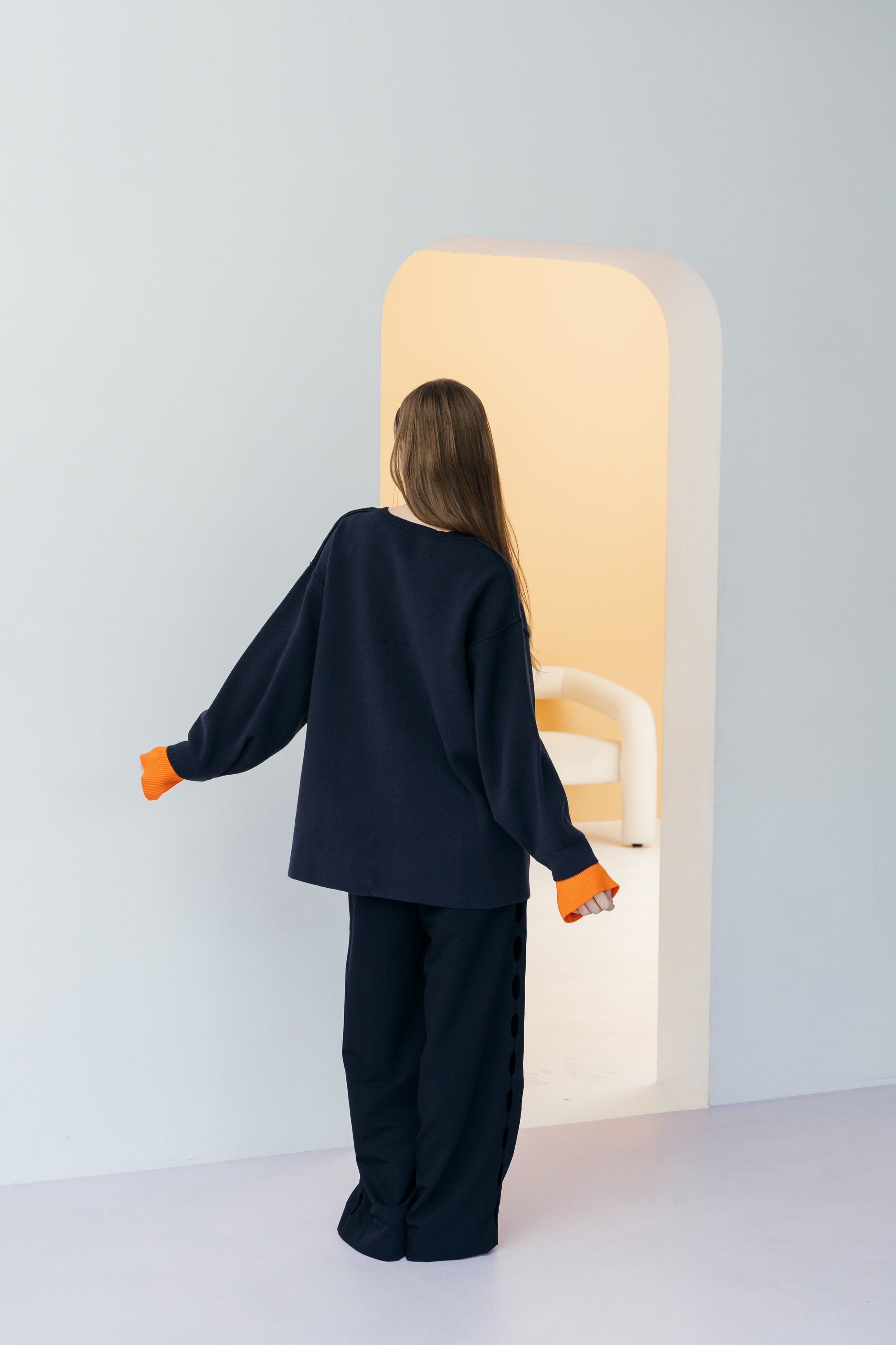 TWO-TONE LAYERED KNIT TOP