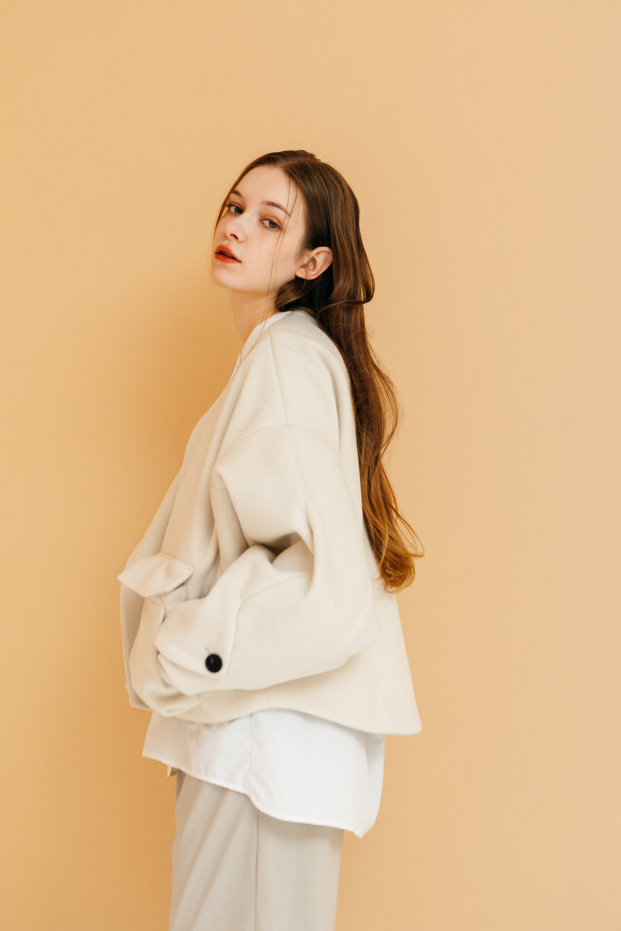 REFINED POCKET DETAIL COAT【11月下旬発売予定】