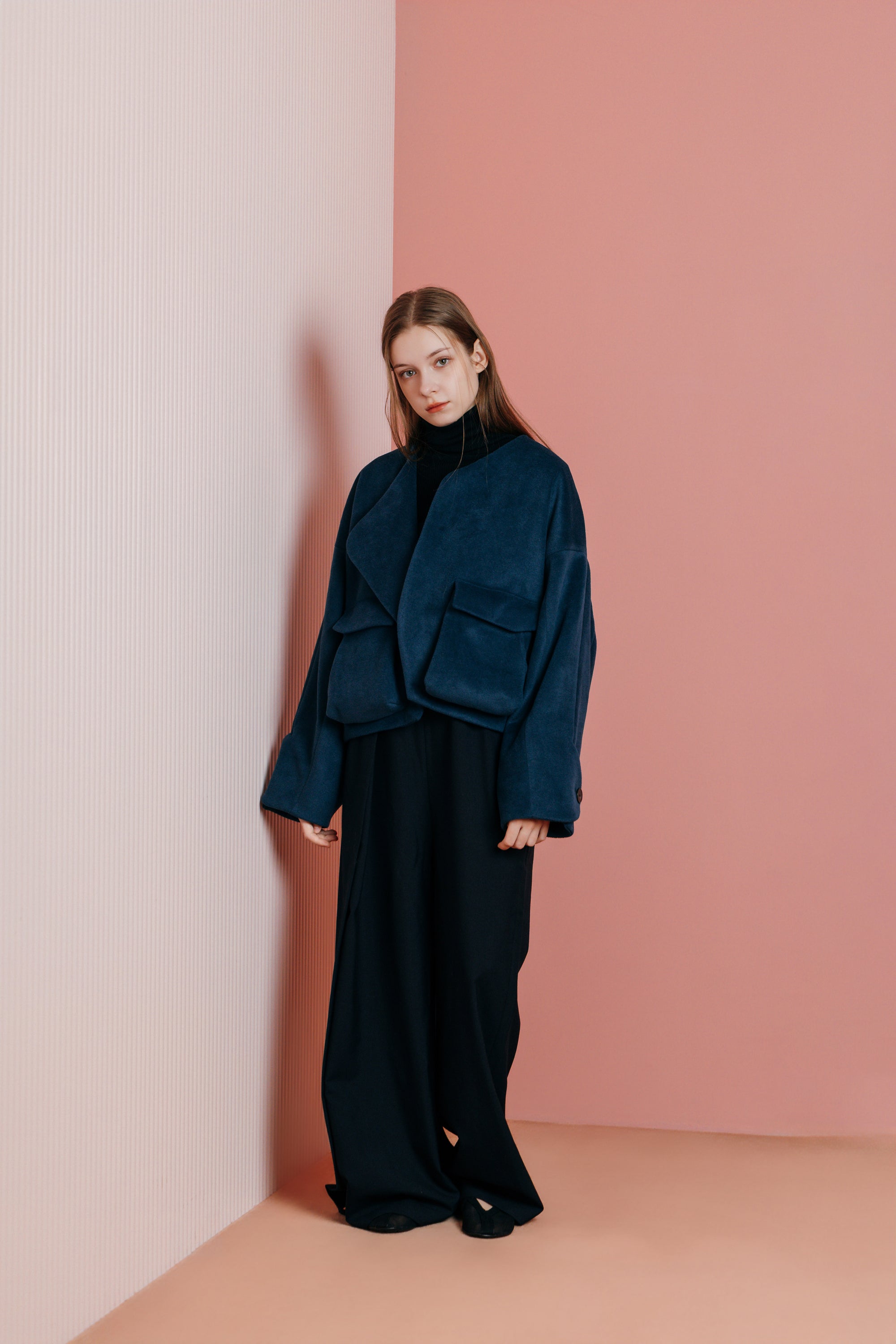 REFINED POCKET DETAIL COAT【11月下旬発売予定】