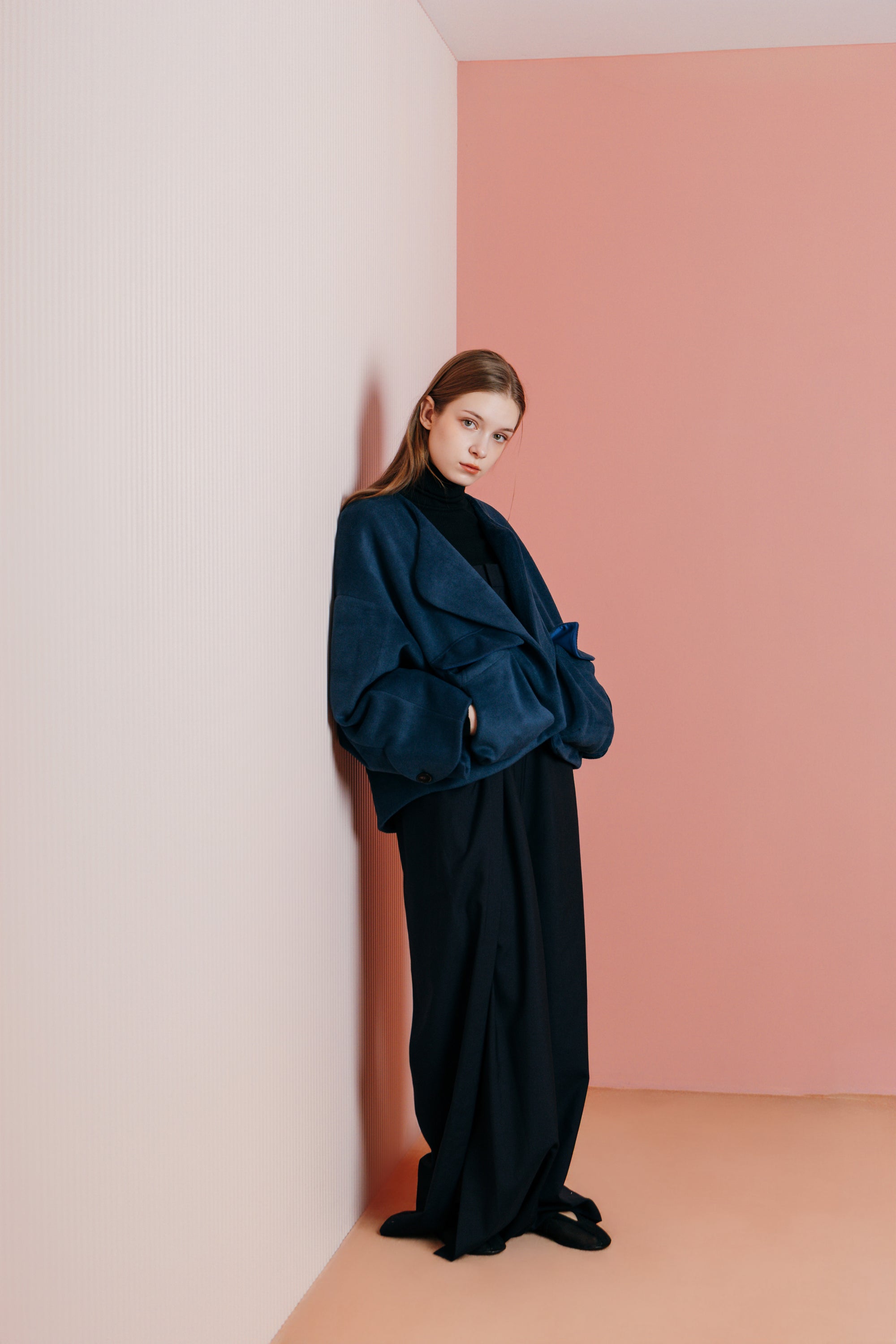 REFINED POCKET DETAIL COAT【11月下旬発売予定】