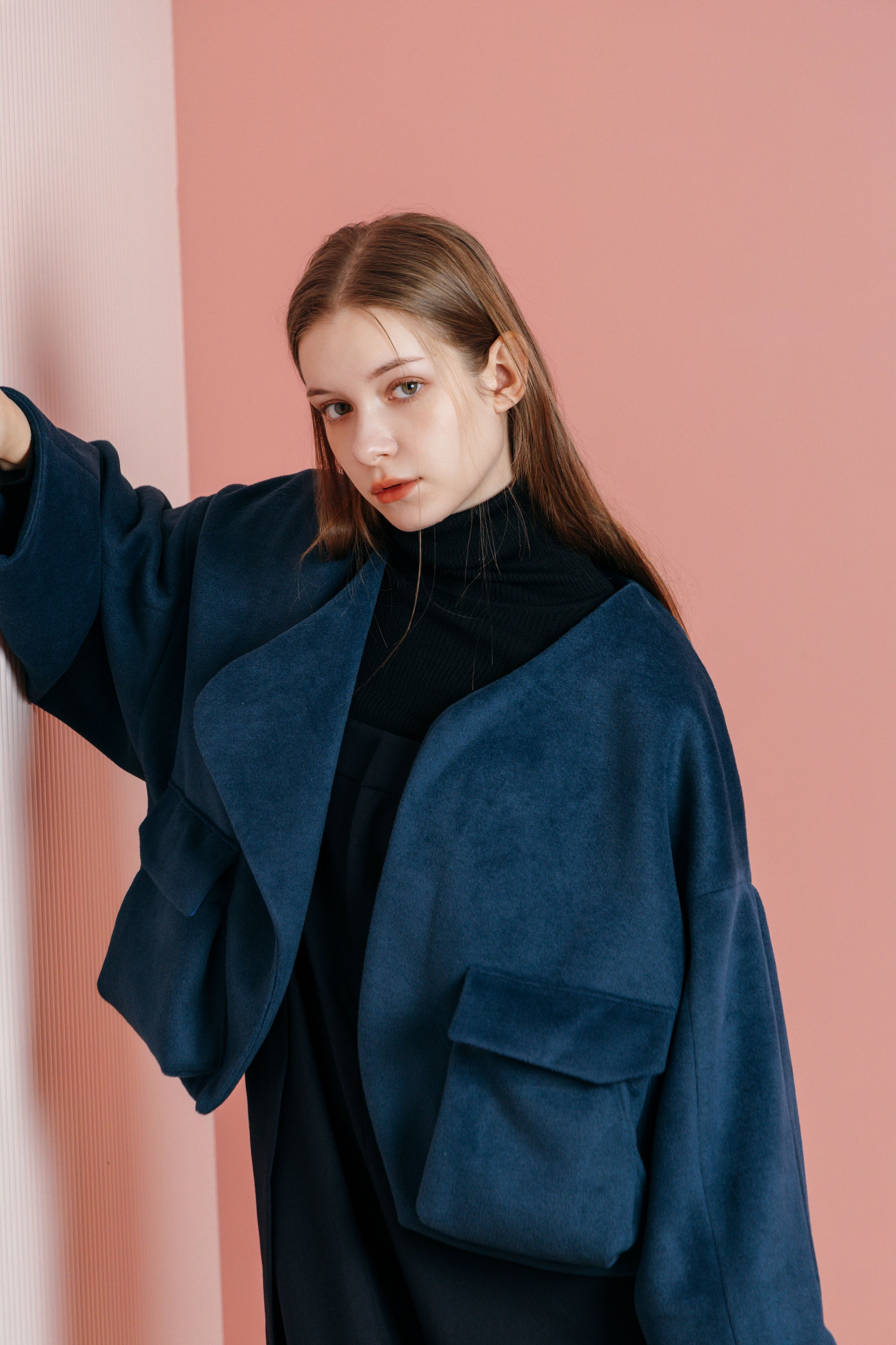 REFINED POCKET DETAIL COAT【11月下旬発売予定】