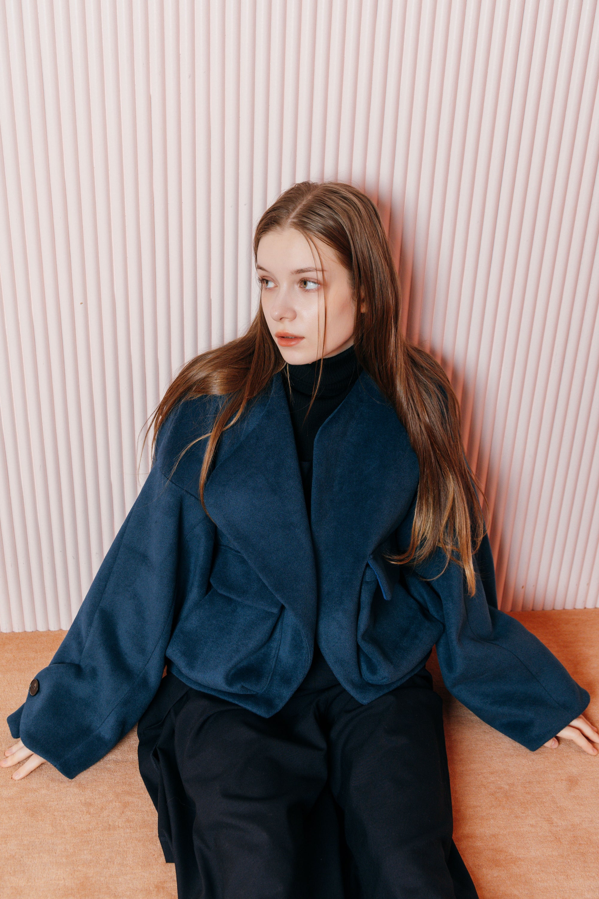 REFINED POCKET DETAIL COAT【11月下旬発売予定】