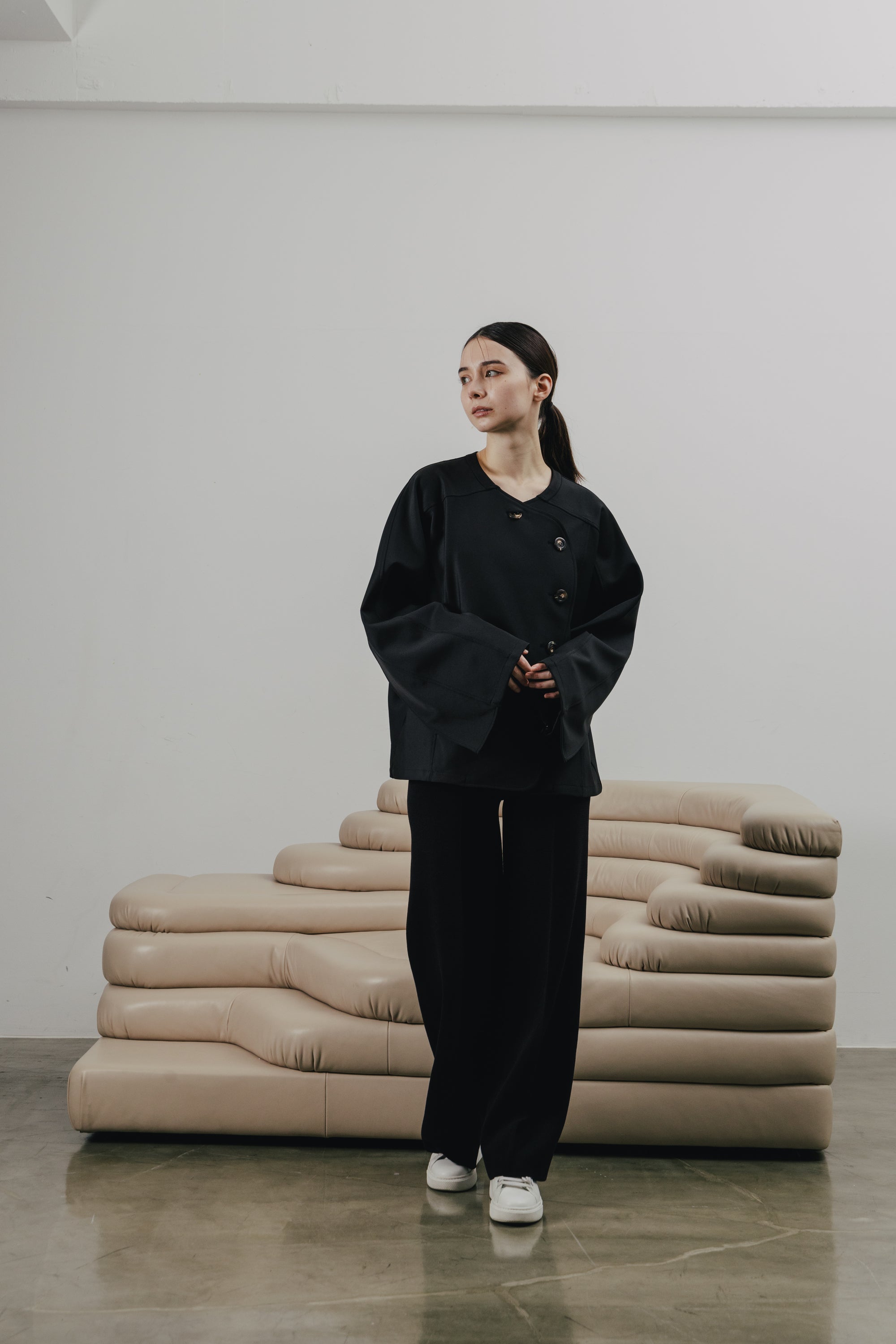 OVER FRILL JACKET – UNOF