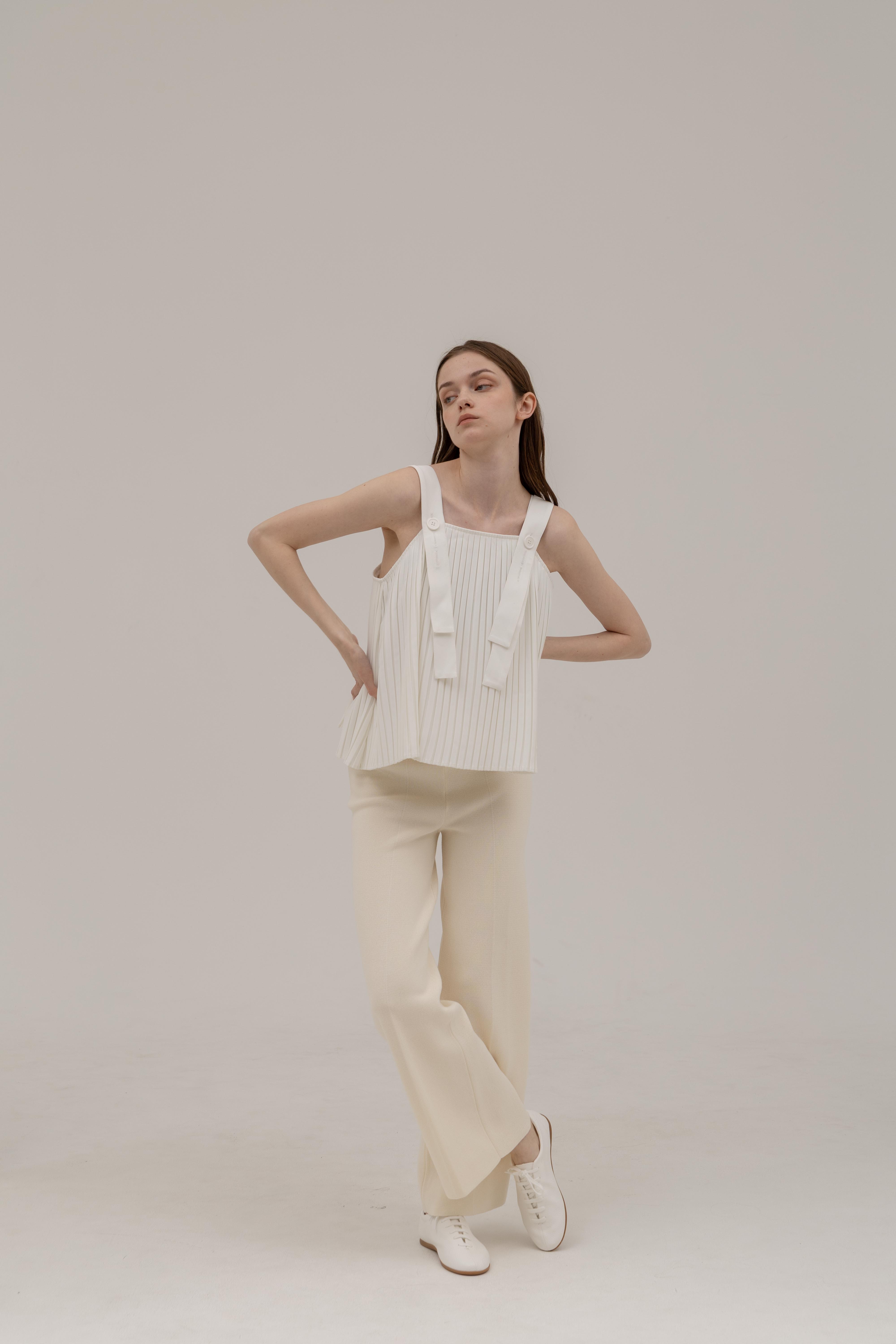 PLEATS TANK TOP – UNOF