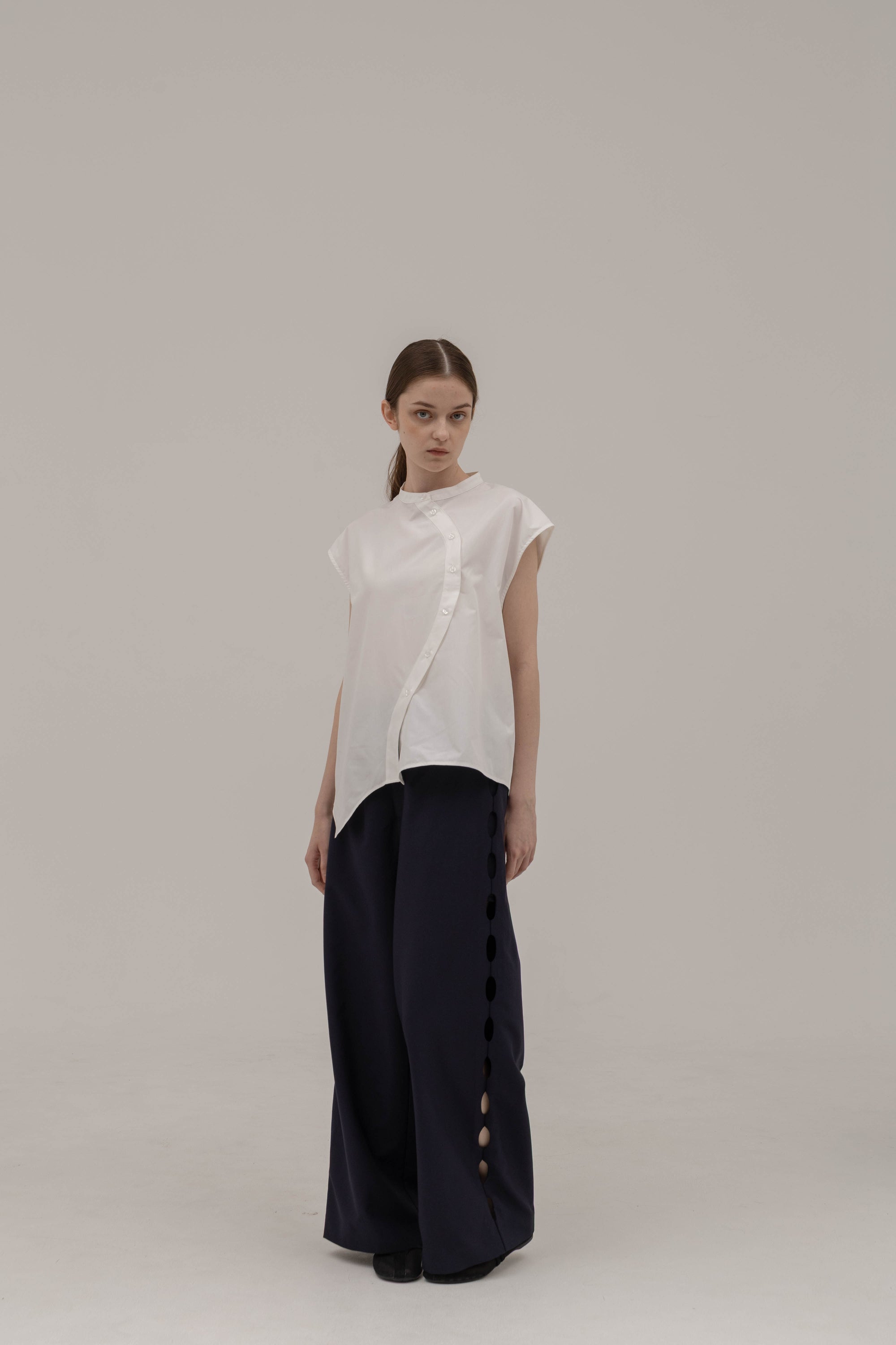 SLIT LINE PANTS