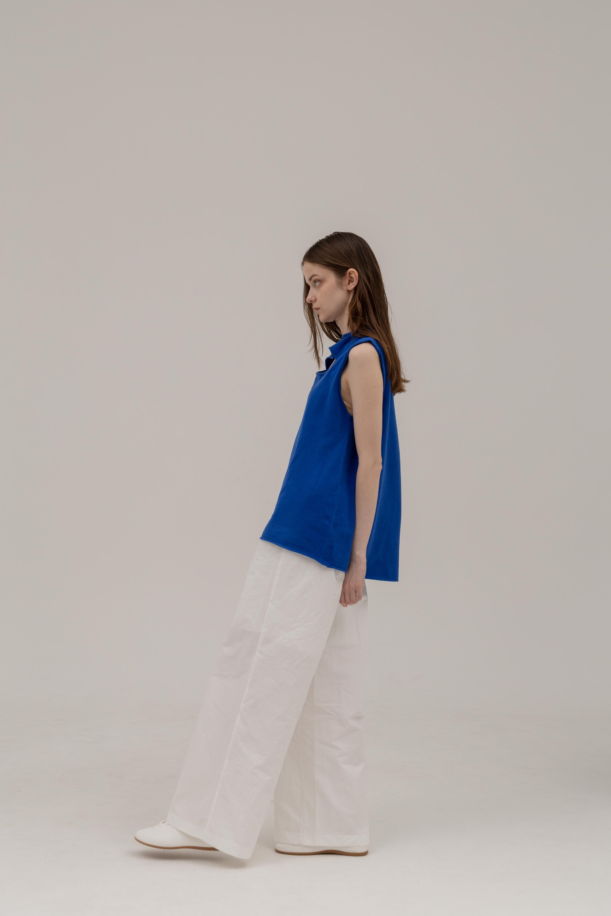 FRONT CUT TANK TOP【6月13日20:00-発売】