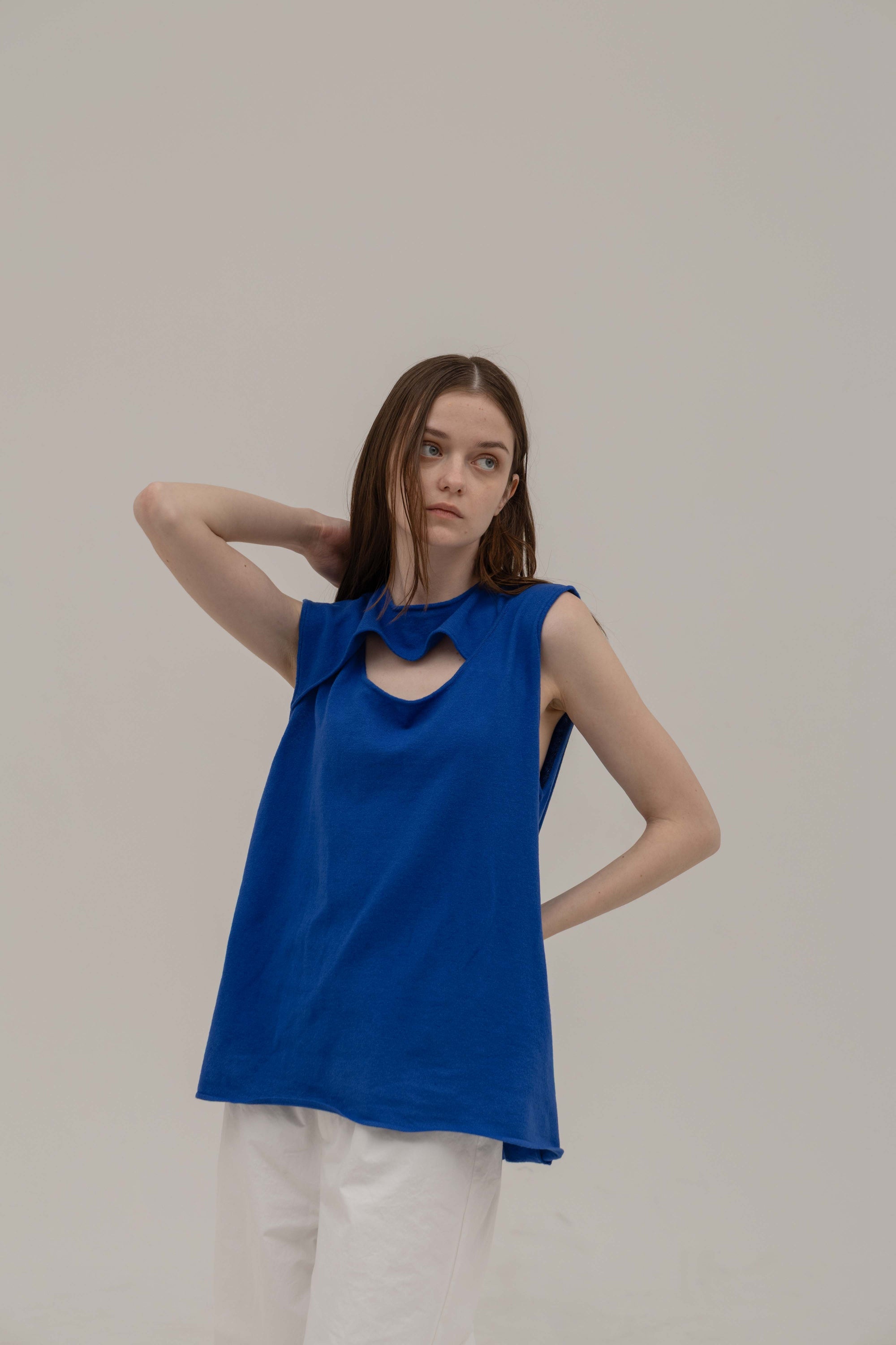 FRONT CUT TANK TOP【6月13日20:00-発売】